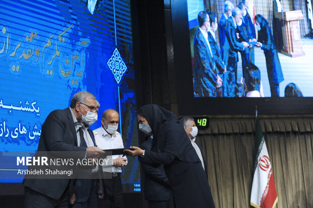 مراسم تقدیر و تکریم خادمان سلامت نوروزی صبح امروز با حضور بهرام عین اللهی وزیر بهداشت کشور برگزار شد