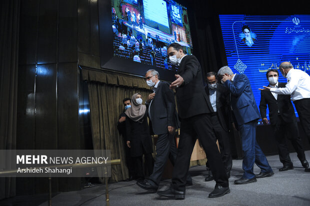 مراسم تقدیر و تکریم خادمان سلامت نوروزی صبح امروز با حضور بهرام عین اللهی وزیر بهداشت کشور برگزار شد