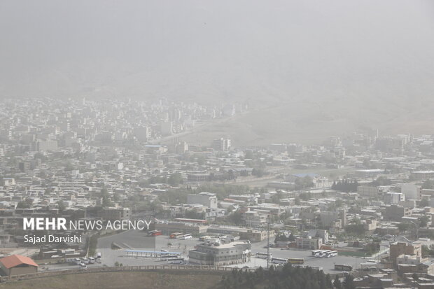 گرد و غبار چالشی جدی در خراسان‌جنوبی ؛ سلامت و اقتصاد تحت تاثیر هوا