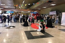 برگزاری هفته هنر انقلاب اسلامی در متروی تهران