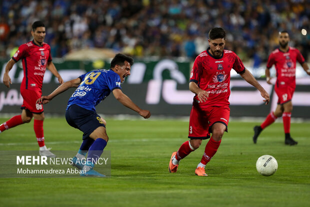 Tehran’s Esteghlal FC vs Nassaji of Mazandaran in Hazfi Cup
