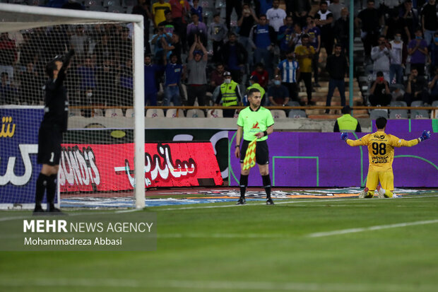 Tehran’s Esteghlal FC vs Nassaji of Mazandaran in Hazfi Cup
