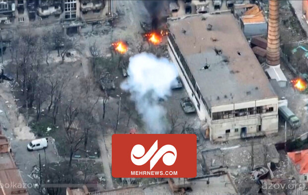 یوکرائن کے شہر ماریوپول میں روس کے فوجی قافلے کو تباہ کر دیا گیا