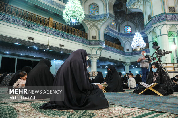 مراسم جز خوانی و ترتیل خوانی قرآن کریم ویژه ماه مبارک رمضان در صحن حرم عبدالعظیم حسنی (ع) باحضور زائران هر روزه تا پایان ماه مبارک برگزار می‌شود