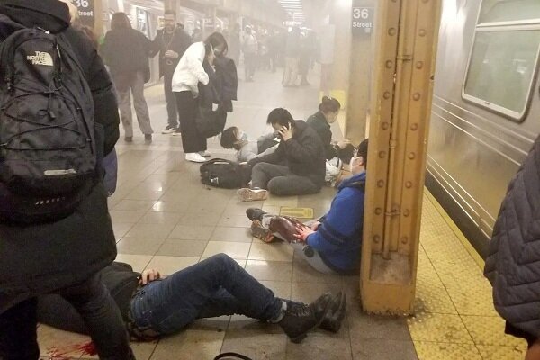 قتلى وجرحى في حادثة اطلاق نار في محطة مترو أنفاق بروكلين