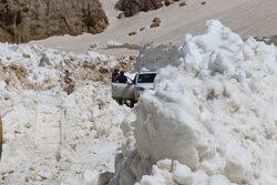 برهانی: کولاک شدید راه‌های مواصلاتی تکاب را مسدود کرد