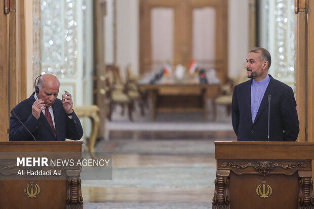 فواد حسین وزیر امور خارجه کشور عراق عصر روز چهارشنبه ۲۴ فروردین ماه ۱۴۰۱ با حسین امیر عبدالهیان وزیر امور خارجه کشورمان دیدار و گفتگو کرد