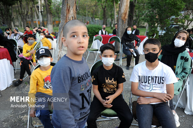 Children of Tehran attend public Iftar ceremony