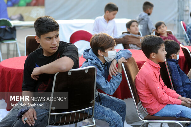Children of Tehran attend public Iftar ceremony