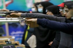 سيدات ايران يحرزن ميدالية ذهبية في بطولة كاس العالم للرماية