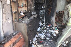 مصدومیت ۲۵ دانشجو در پی آتش سوزی یک خوابگاه/ انتقال ۲ نفر به بیمارستان
