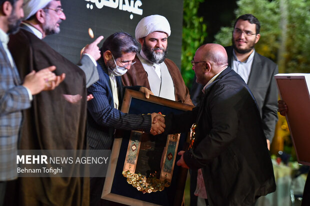 آیین اختتامیه هشتمین دوره هفته هنر انقلاب اسلامی برگزار شد
