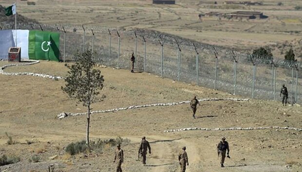 باكستان تدعو "طالبان" إلى التحرك ضد المسلحين على حدودها