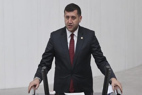 Baki Ersoy partisinden istifa etti
