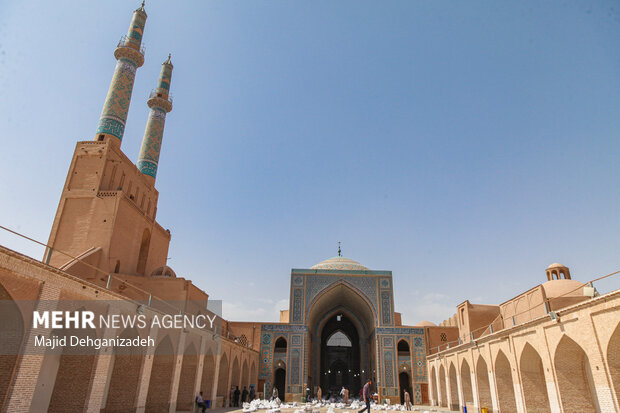 رزمایش کمک مومنانه در مسجد جامع کبیر یزد