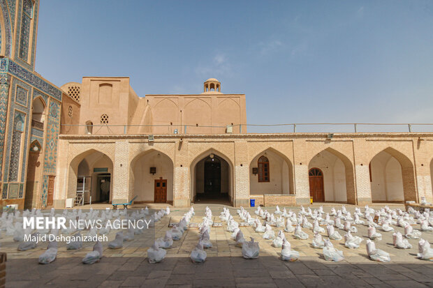 رزمایش کمک مومنانه در مسجد جامع کبیر یزد