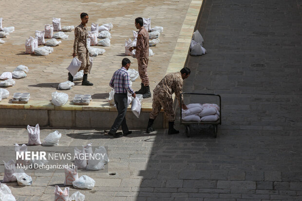 رزمایش کمک مومنانه در مسجد جامع کبیر یزد