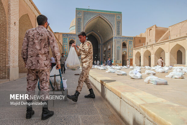 رزمایش کمک مومنانه در مسجد جامع کبیر یزد