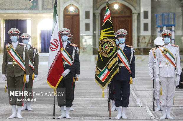 مراسم تجدید میثاق فرماندهان ارتش با آرمان‌های امام راحل صبح روز یکشنبه 28 فروردین ماه در حرم امام خمینی (ره) برگزار شد