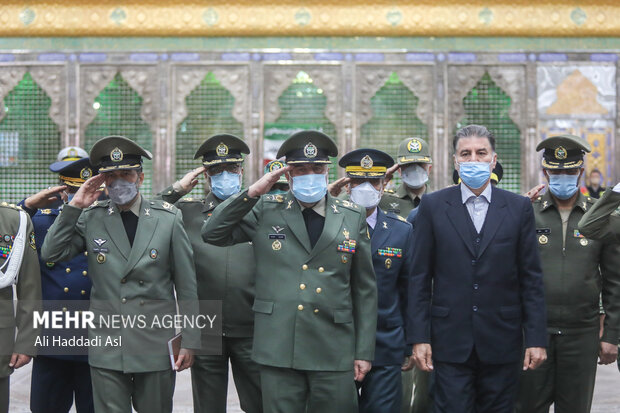 امیر سرتیپ کیومرث حیدری فرمانده نیروی زمینی ارتش در مراسم تجدید میثاق فرماندهان ارتش با آرمان‌های امام راحل حضور دارد