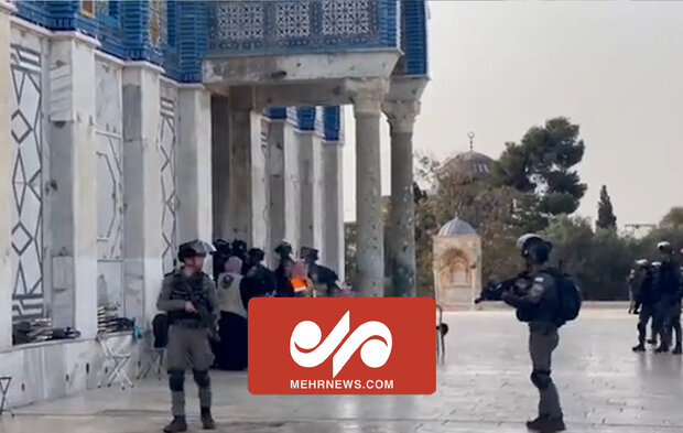 مقابله فلسطینی‌ها با صهیونیست‌ها برای ورود به مصلی «قبه الصخره»