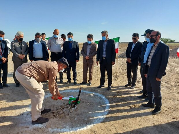 ۴ زمین چمن مصنوعی در شهرستان بوشهر افتتاح و کلنگ‌زنی شد