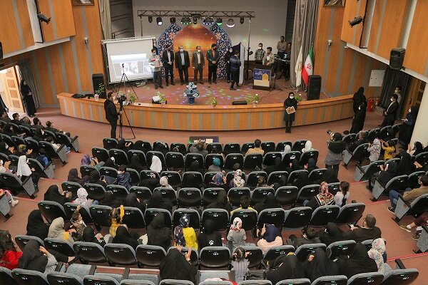 بیش از ۲۶هزار نفر ازبام ایران درجشنواره کتابخوانی رضوی شرکت کردند