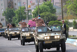 برگزاری رژه موتوری یگان های نظامی کاشان به مناسبت هفته دفاع مقدس