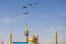 پرواز جنگنده بمب افکن‌های ایرانی «صاعقه» و «کوثر»