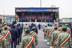 ارتش بازوی قدرتمند انقلاب اسلامی در مقابل دشمنان هستند