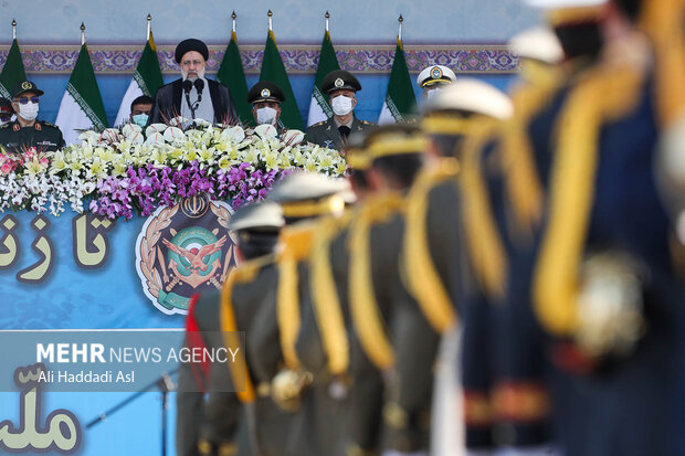 مراسم الاستعراض العسكري بمناسبة يوم الجيش الايراني 