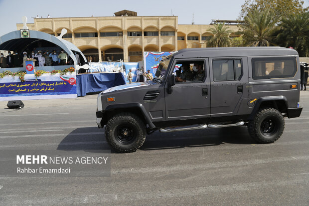 Parade of Armed Forces in Hormozgan on National Day of Army
