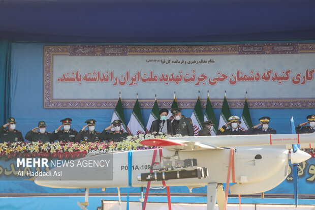 İran'da "Ordu Günü" için askeri geçit töreni düzenlendi