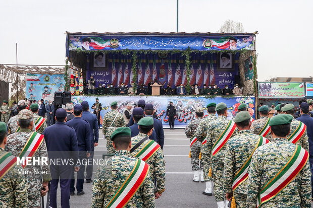 ارتش بازوی قدرتمند انقلاب اسلامی در مقابل دشمنان است