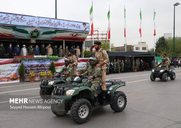 مراسم رژه روز ارتش در مشهد