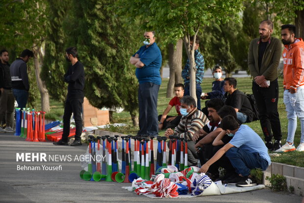 Fans in Arak prepare for Hazfi Cup semi-final