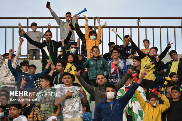 Fans in Arak prepare for Hazfi Cup semi-final