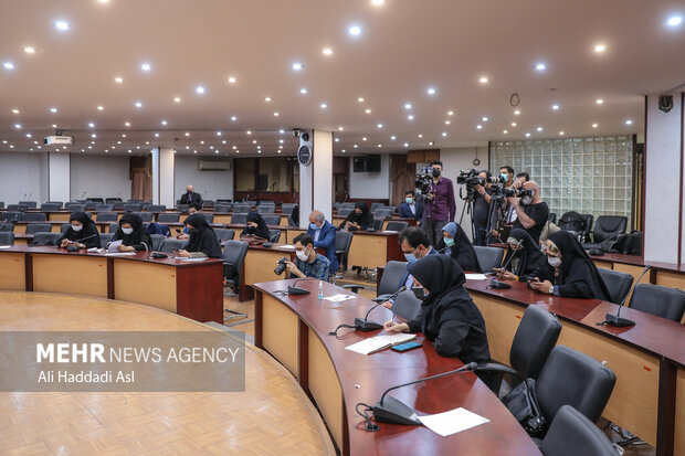 نشست خبری رئیس سازمان سنجش آموزش کشور با حضور دکتر عبدالرسول پورعباس رئیس سازمان سنجش و آموزش کشور و اصحاب رسانه سه شنبه 30 فروردین ماه در سالن اجتماعات این سازمان برگزار شد