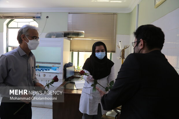 احمد یزدانپناه معاون درمان دانشگاه علوم پزشکی بوشهر روز علوم آزمایشگاهی
