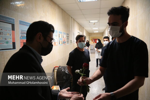 احمد یزدانپناه معاون درمان دانشگاه علوم پزشکی بوشهر روز علوم آزمایشگاهی