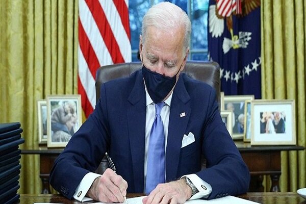 Biden signs $40 bn Ukraine aid package 