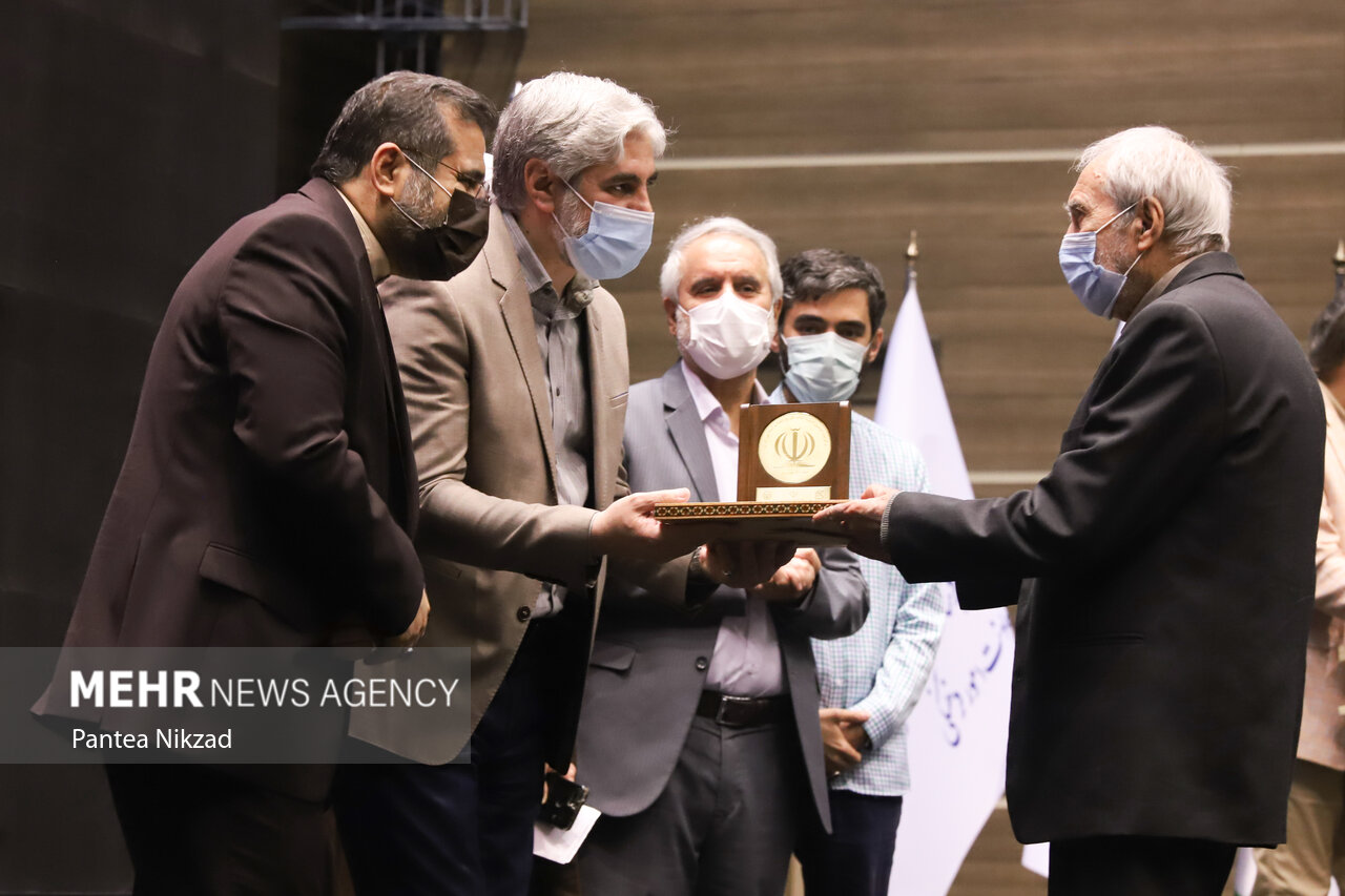 دومین جایزه کتاب  تاریخ انقلاب اسلامی