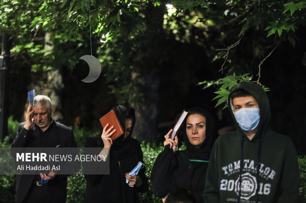 مراسم احیای شب نوزدهم ماه مبارک رمضان ۱۴۰۱ شامگاه چهارشنبه ۳۱ فروردین ماه در مسجد دانشگاه تهران برگزار شد