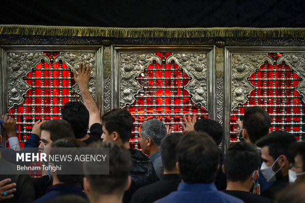 مراسم احیای شب نوزدهم ماه مبارک رمضان ۱۴۰۱ شامگاه چهارشنبه ۳۱ فروردین ماه در حرم عبدالعظیم حسنی برگزار شد.
