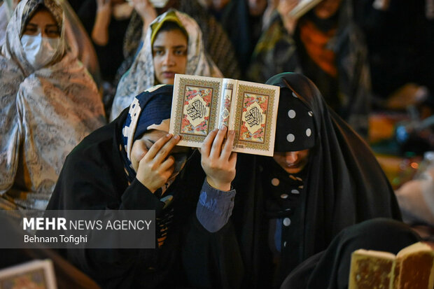 مراسم احیای شب نوزدهم ماه مبارک رمضان ۱۴۰۱ شامگاه چهارشنبه ۳۱ فروردین ماه در حرم عبدالعظیم حسنی برگزار شد.
