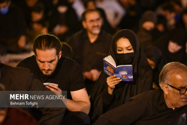 مراسم احیای شب نوزدهم ماه مبارک رمضان ۱۴۰۱ شامگاه چهارشنبه ۳۱ فروردین ماه در حرم عبدالعظیم حسنی برگزار شد.
