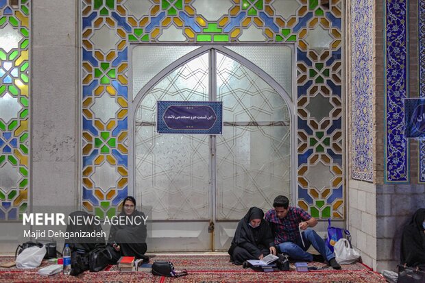 مراسم احیای شب ۱۹ماه مبارک رمضان در یزد