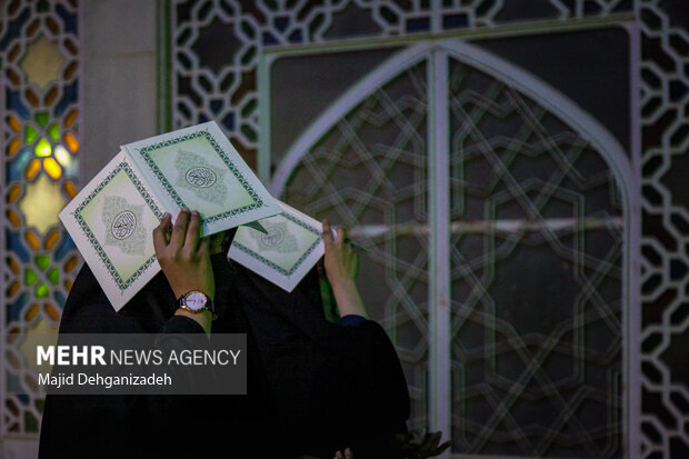 مراسم احیای شب ۱۹ماه مبارک رمضان در یزد