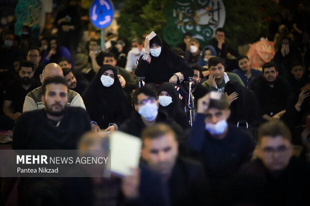 مراسم احیای شب نوزدهم ماه مبارک رمضان  شامگاه چهارشنبه در مسجد امام صادق و محوطه میدان فلسطین برگزار شد