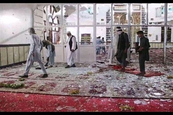 انفجار در مسجد شیعیان در مزار شریف افغانستان با ۴۰ شهید و ۱۰۰زخمی